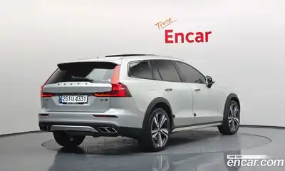 Volvo V60 2021 2.0 Автомат в Москве № 593767, миниатюра 2
