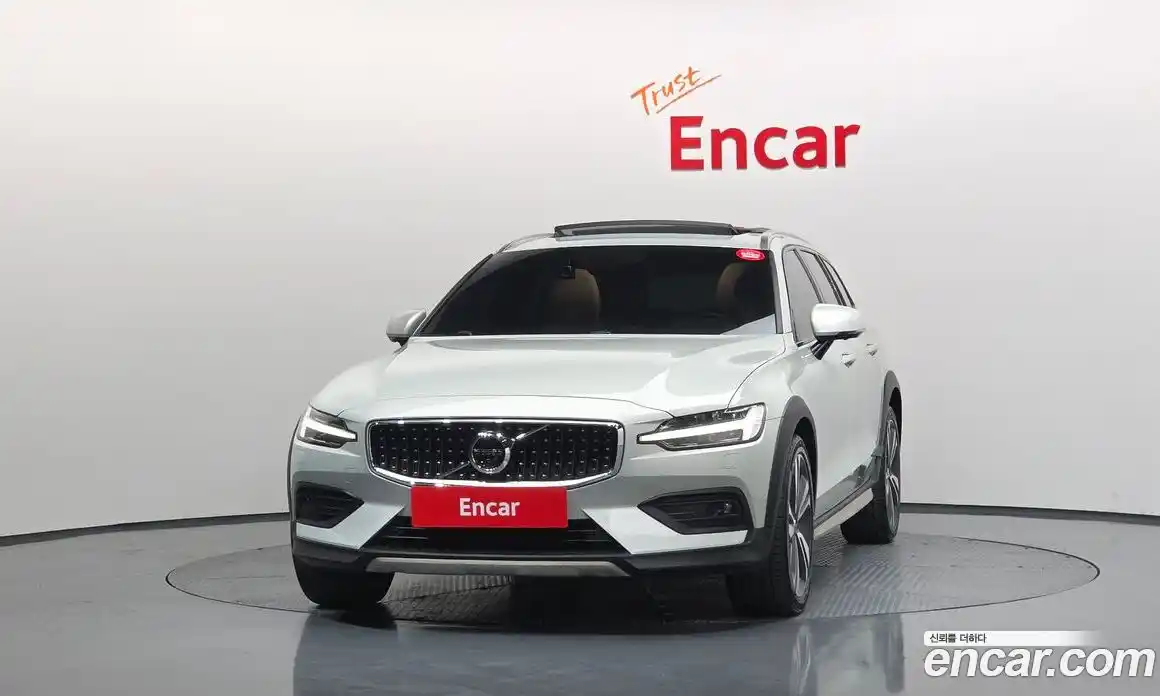 Volvo V60 2021 2.0 Автомат в Москве № 593767, фото 3