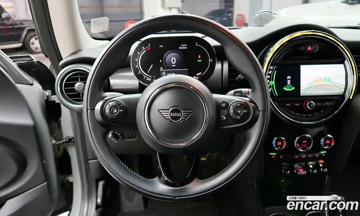 Mini Cooper 2021 1.5 Автомат в Москве № 595285, фото 13
