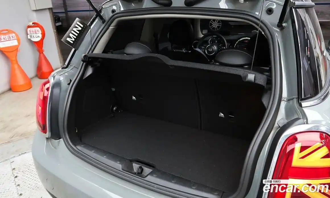 Mini Cooper 2021 1.5 Автомат в Москве № 595285, фото 19