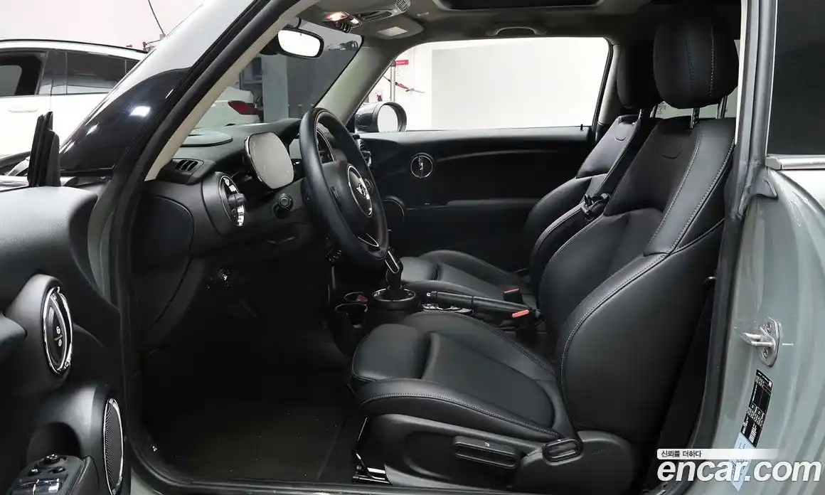 Mini Cooper 2021 1.5 Автомат в Москве № 595285, фото 8