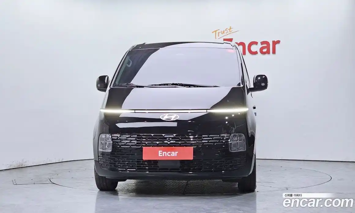 Hyundai Staria 2025 3.5 Автомат в Москве № 607674, фото 2