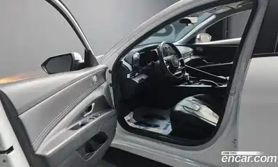 Hyundai Avante 2023 1.6 Автомат в Москве № 608512, миниатюра 10