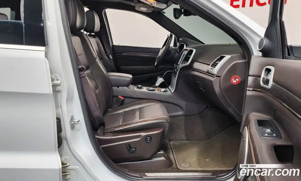 Jeep Cherokee 2018 3.0 Автомат в Москве № 609615, фото 11