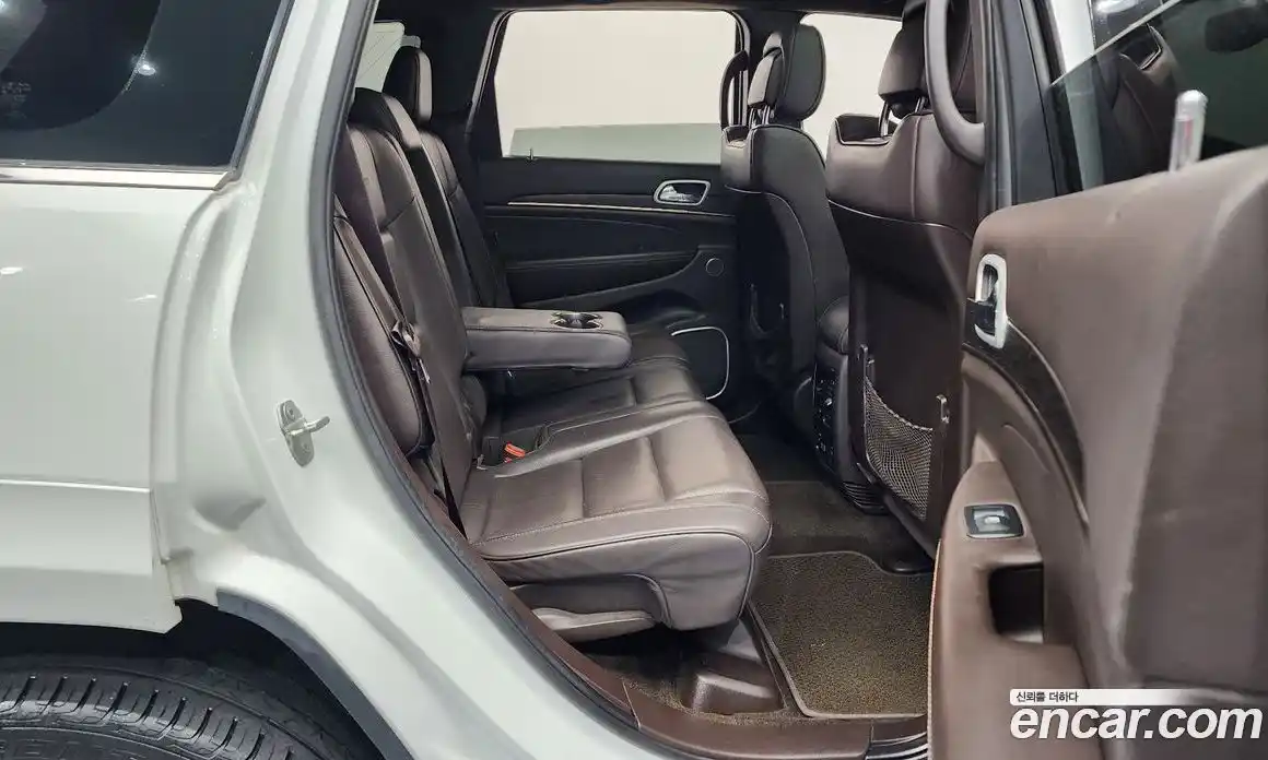 Jeep Cherokee 2018 3.0 Автомат в Москве № 609615, фото 12