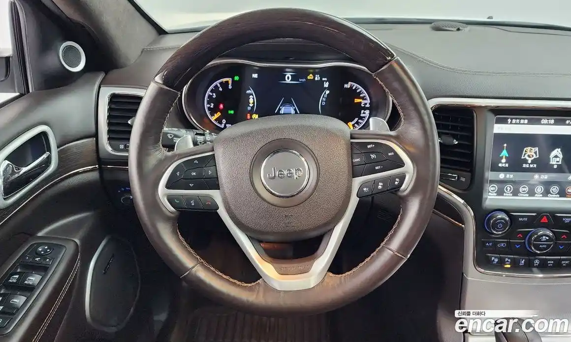 Jeep Cherokee 2018 3.0 Автомат в Москве № 609615, фото 13