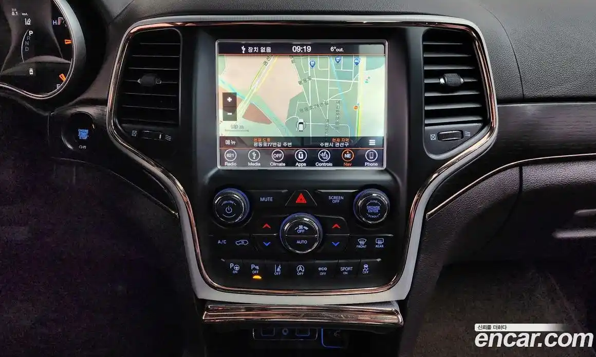 Jeep Cherokee 2018 3.0 Автомат в Москве № 609615, фото 15