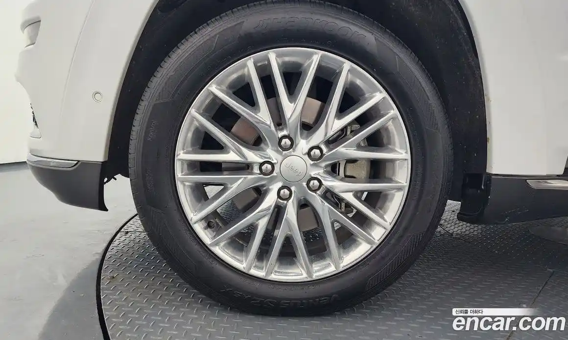 Jeep Cherokee 2018 3.0 Автомат в Москве № 609615, фото 5