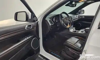 Jeep Cherokee 2018 3.0 Автомат в Москве № 609615, миниатюра 10