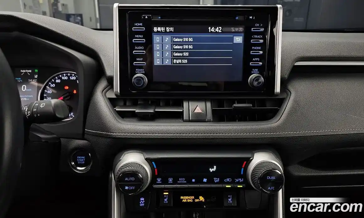 Toyota RAV4 2019 2.5 Автомат в Москве № 609811, фото 15