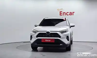 Toyota RAV4 2019 2.5 Автомат в Москве № 609811, миниатюра 3
