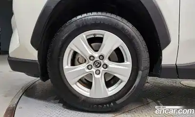 Toyota RAV4 2019 2.5 Автомат в Москве № 609811, миниатюра 5