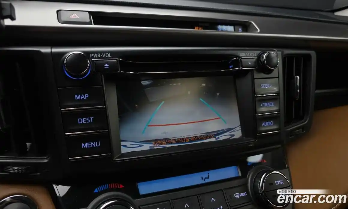 Toyota RAV4 2017 2.5 Автомат в Москве № 609860, фото 15