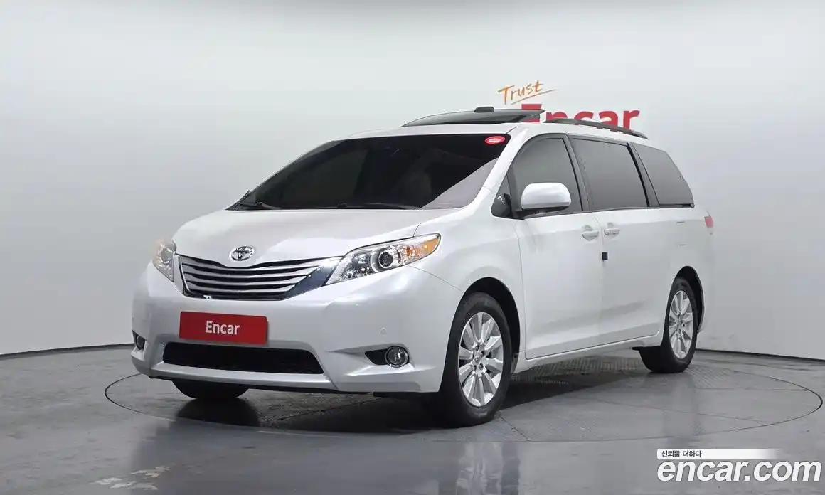 Toyota Sienna 2014 3.5 Автомат в Москве № 609869, фото 1