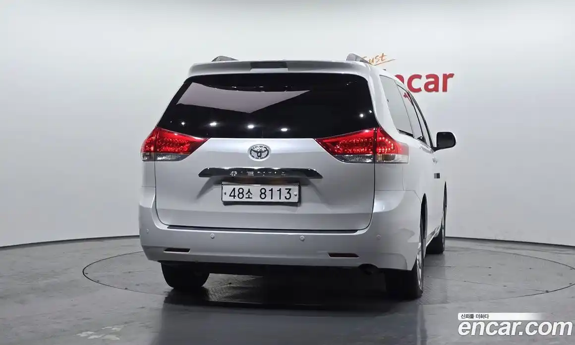 Toyota Sienna 2014 3.5 Автомат в Москве № 609869, фото 4