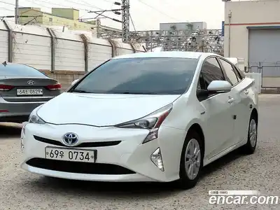 Toyota Prius 2016 1.8 Автомат в Москве № 609943, миниатюра 2