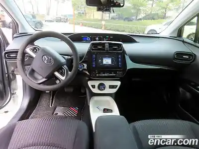 Toyota Prius 2016 1.8 Автомат в Москве № 609943, миниатюра 7