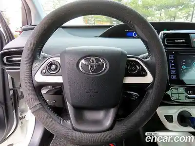 Toyota Prius 2016 1.8 Автомат в Москве № 609943, миниатюра 8