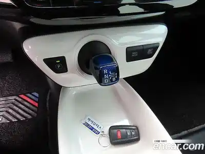 Toyota Prius 2016 1.8 Автомат в Москве № 609943, миниатюра 10