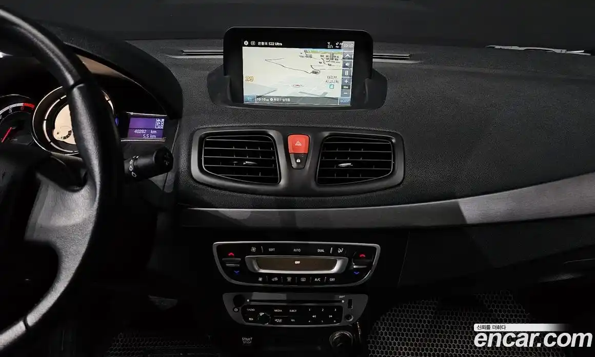 Renault SM3 2017 1.6 Автомат в Москве № 610016, фото 17