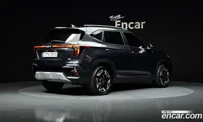 Kia Seltos 2023 1.6 Автомат в Москве № 610920, миниатюра 2