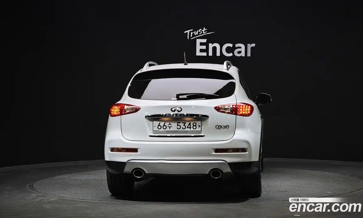 Infiniti QX50 2016 3.7 Автомат в Москве № 610938, фото 4