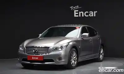 Infiniti M, 2013