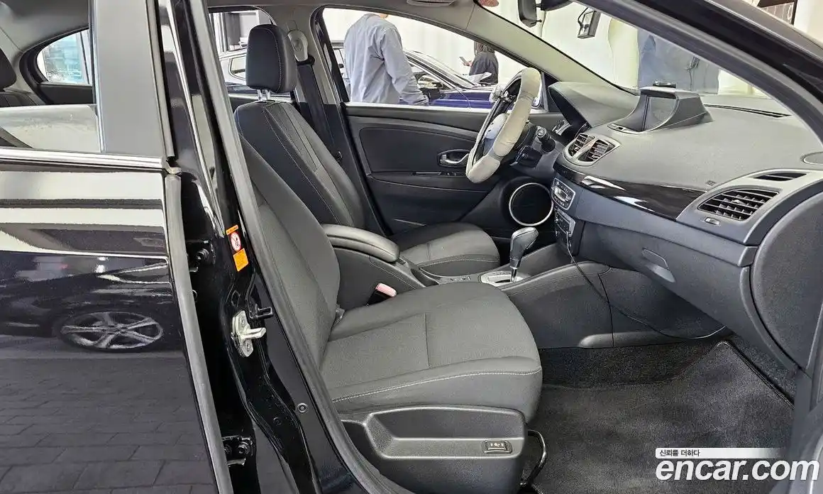 Renault SM3 2014 1.6 Автомат в Москве № 612510, фото 11