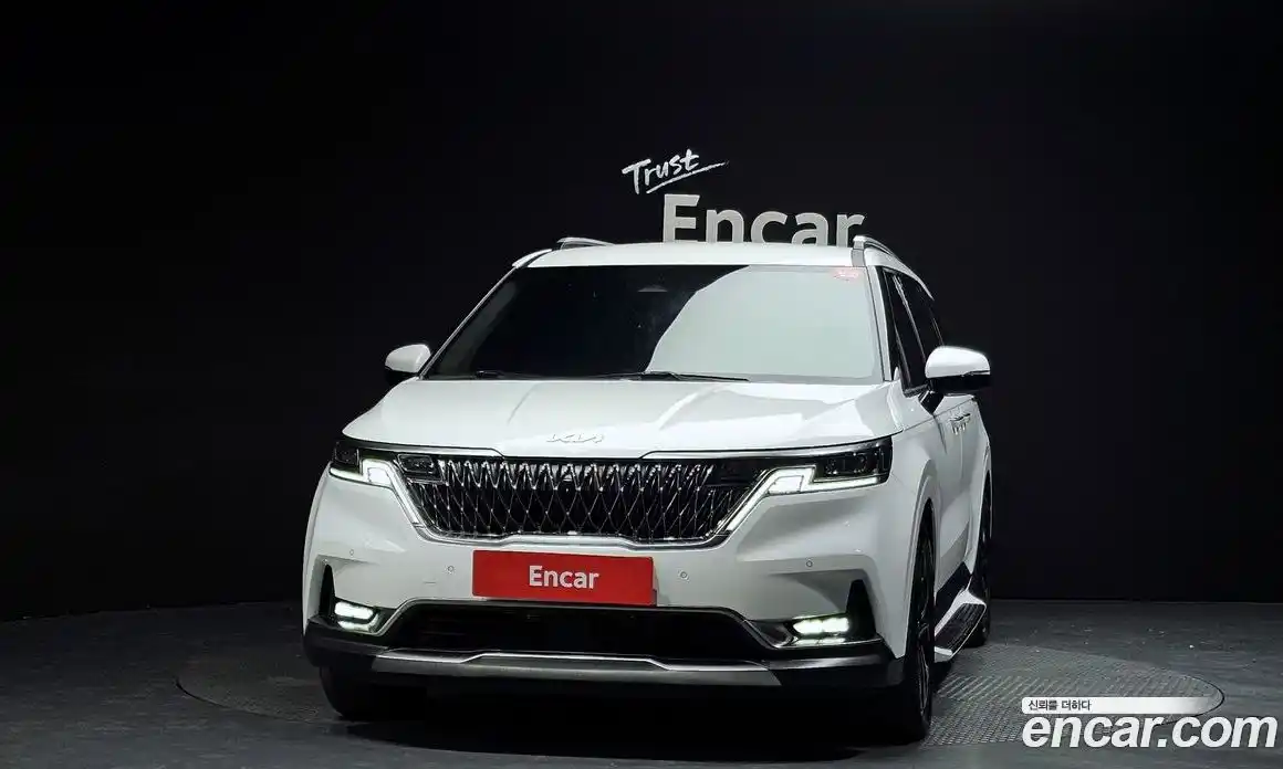 Kia Canival 2023 3.5 Автомат в Москве № 614126, фото 3