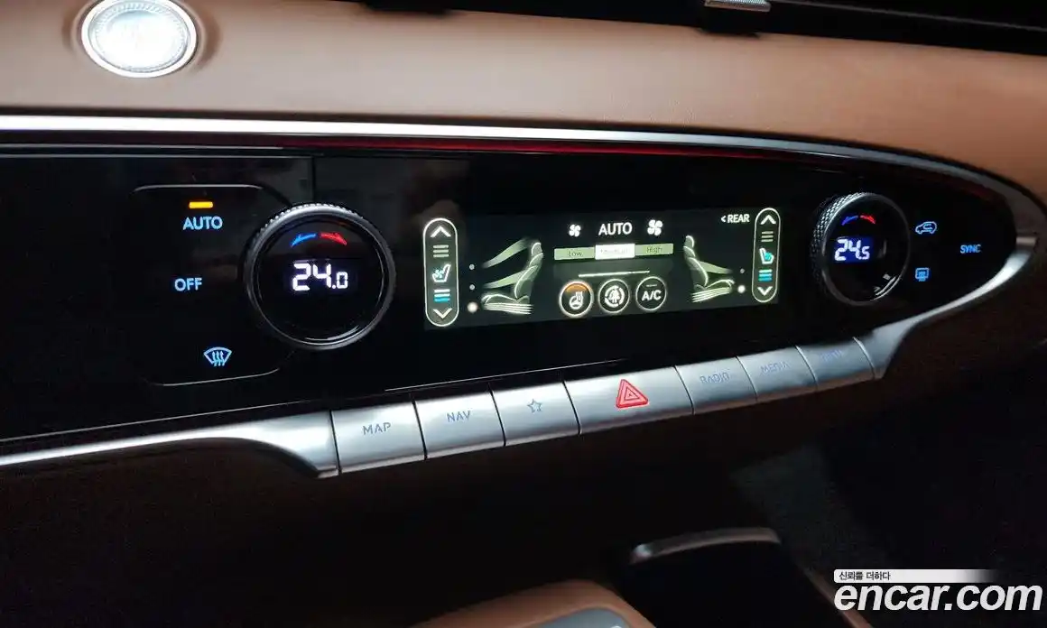 Genesis GV70 2024 2.5 Автомат в Москве № 614744, фото 19