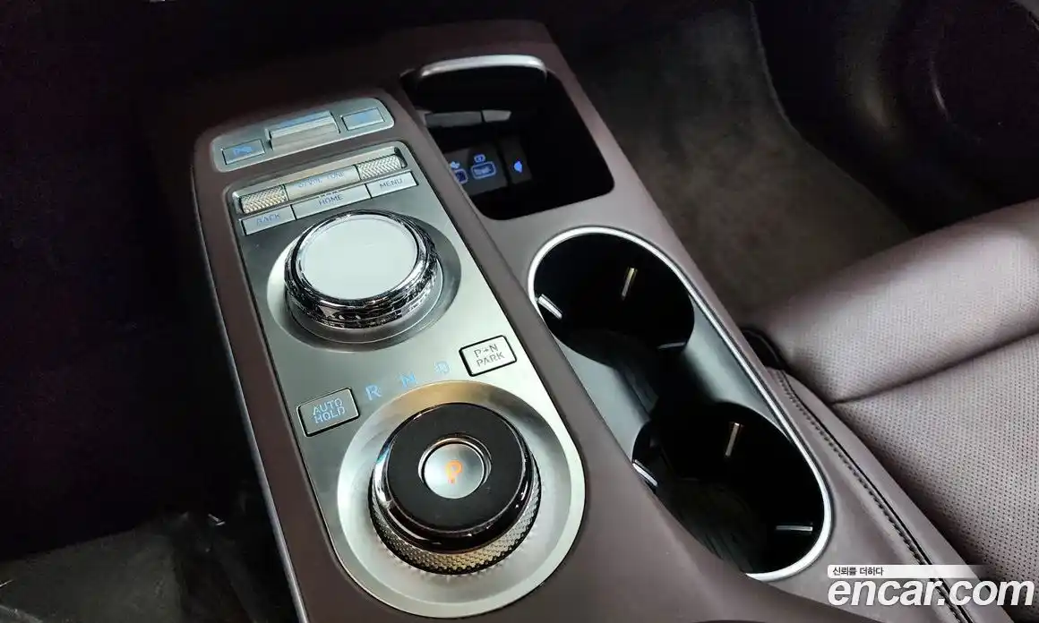 Genesis GV70 2023 2.5 Автомат в Москве № 614903, фото 8