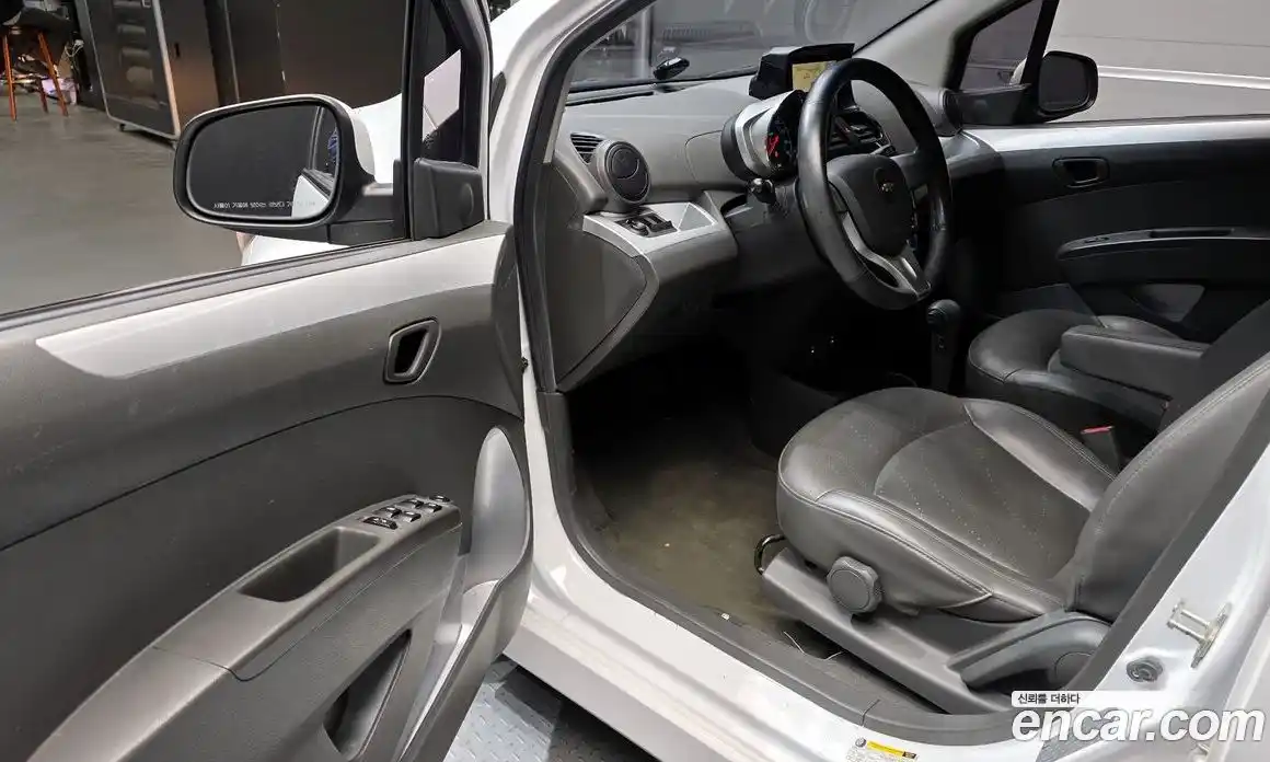 Chevrolet Spark 2014 1.0 Автомат в Москве № 619074, фото 11