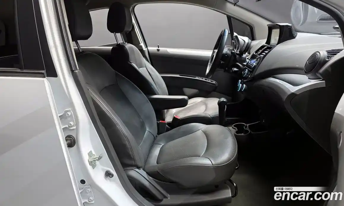 Chevrolet Spark 2014 1.0 Автомат в Москве № 619074, фото 10