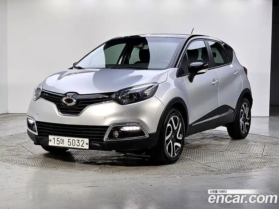 Renault QM3 2015 1.5 Автомат в Москве № 619846, фото 1
