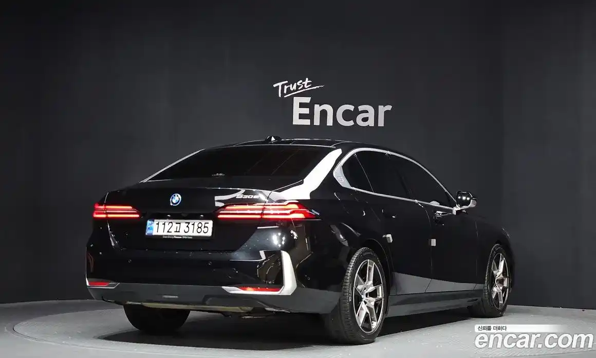 BMW 5-Series 2024 2.0 Автомат в Москве № 620935, фото 2