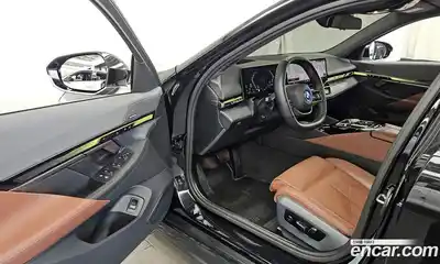 BMW 5-Series 2024 2.0 Автомат в Москве № 620935, миниатюра 10