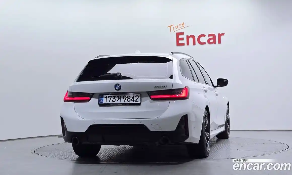 BMW 3-Series 2024 2.0 Автомат в Москве № 620979, фото 4