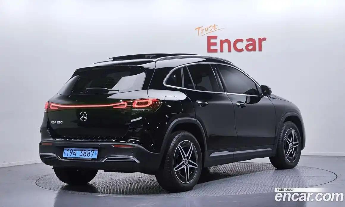 Mercedes-Benz EQA 2023 0.1 Автомат в Москве № 623970, фото 2