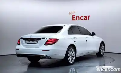 Mercedes-Benz E-Class 2019 1.9 Автомат в Москве № 624138, миниатюра 2
