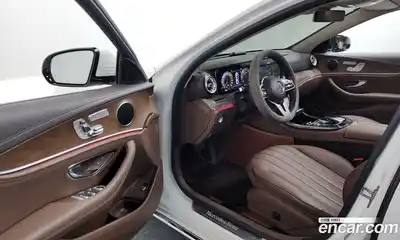 Mercedes-Benz E-Class 2019 1.9 Автомат в Москве № 624138, миниатюра 10