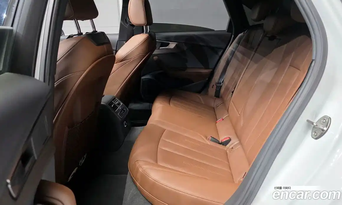 Audi A4 2019 2.0 Автомат в Москве № 625028, фото 12