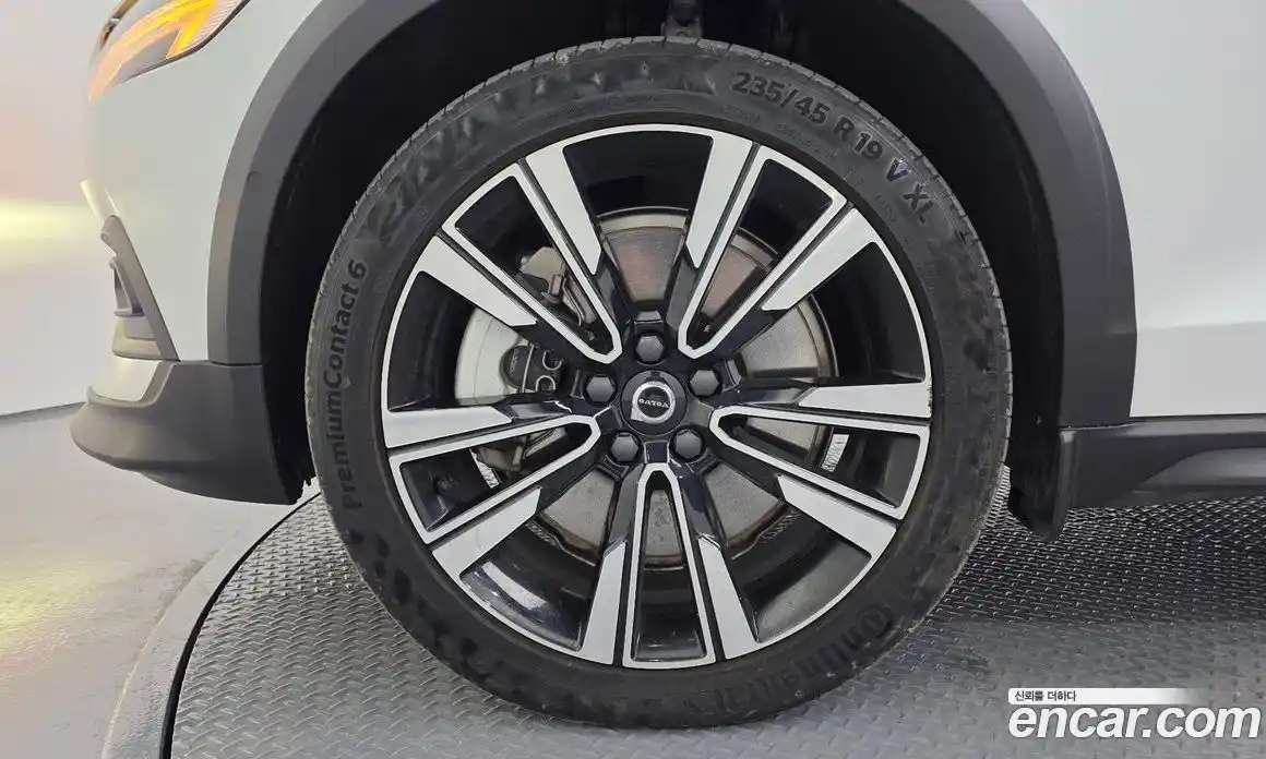 Volvo V60 2023 2.0 Автомат в Москве № 626180, фото 5