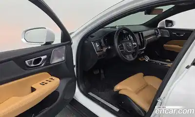 Volvo V60 2023 2.0 Автомат в Москве № 626180, миниатюра 10