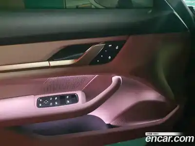 Porsche Taycan 2023 0.1 Автомат в Москве № 626621, миниатюра 6