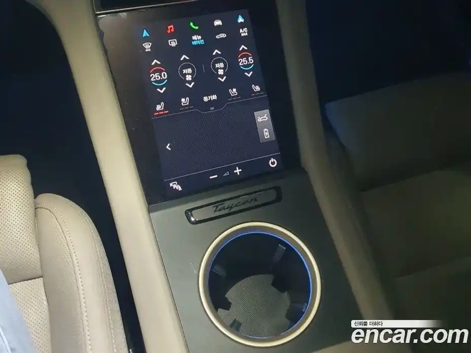 Porsche Taycan 2023 0.1 Автомат в Москве № 626621, фото 9