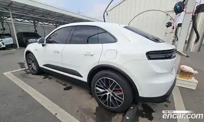 Porsche Macan 2025 1.0 Автомат в Москве № 627047, миниатюра 2