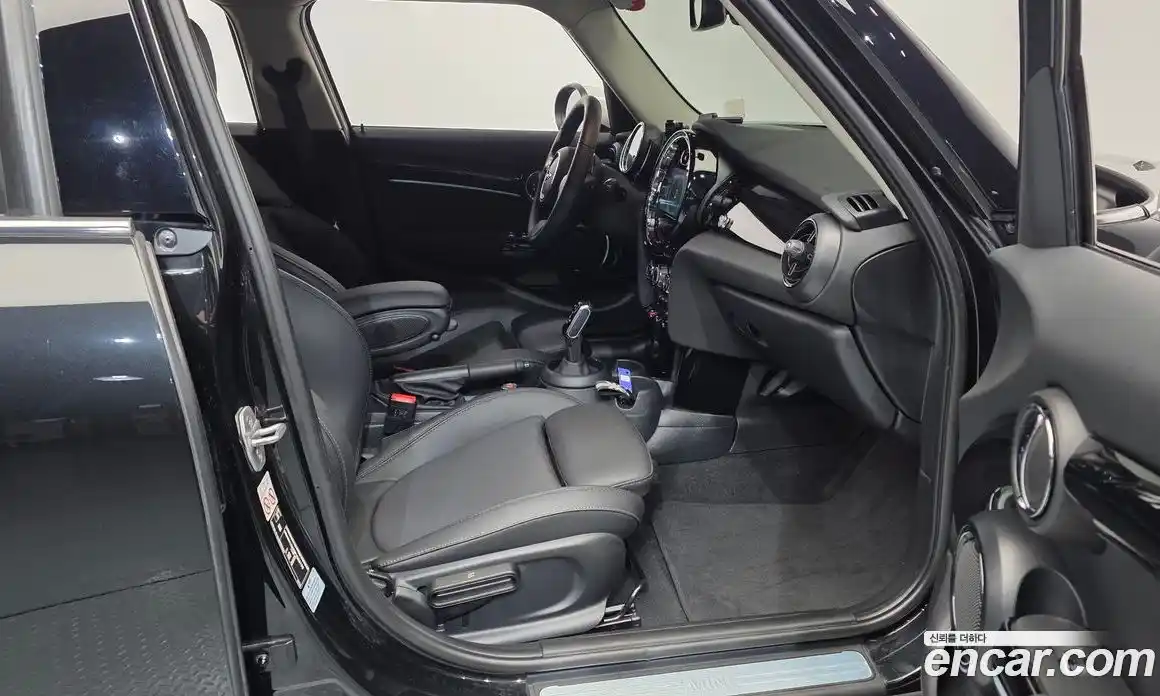 Mini Cooper 2023 1.5 Автомат в Москве № 627738, фото 11