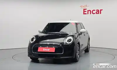 Mini Cooper 2023 1.5 Автомат в Москве № 627738, миниатюра 3