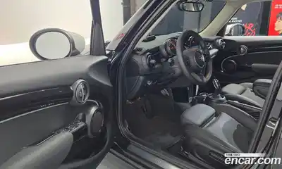 Mini Cooper 2023 1.5 Автомат в Москве № 627738, миниатюра 10