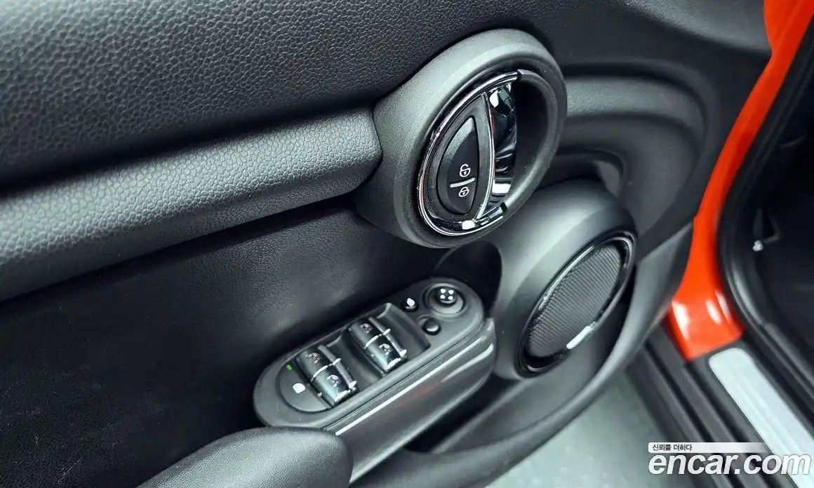 Mini Cooper 2021 1.5 Автомат в Москве № 627973, фото 13